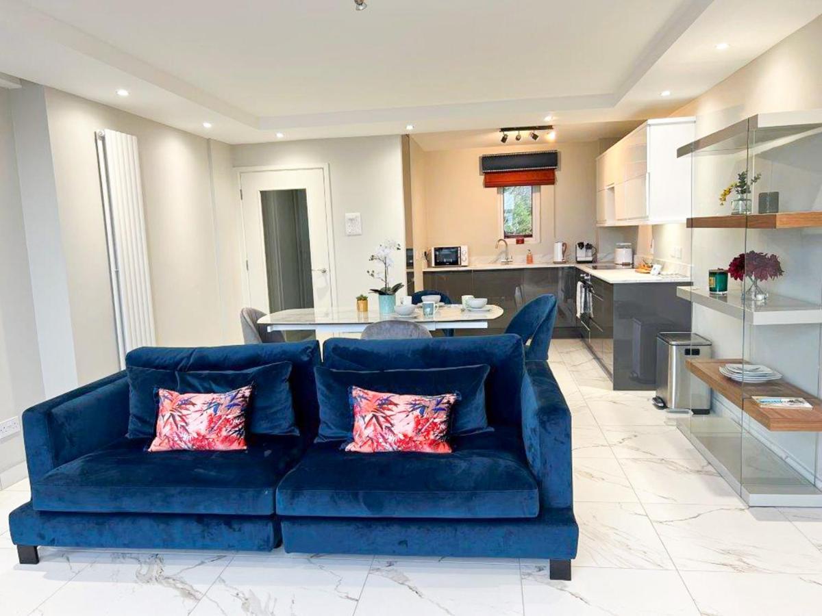 Modern Luxurious Apartment W/ Patio Balcony & View Jordanstown Zewnętrze zdjęcie