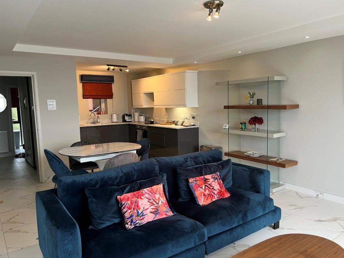 Modern Luxurious Apartment W/ Patio Balcony & View Jordanstown Zewnętrze zdjęcie