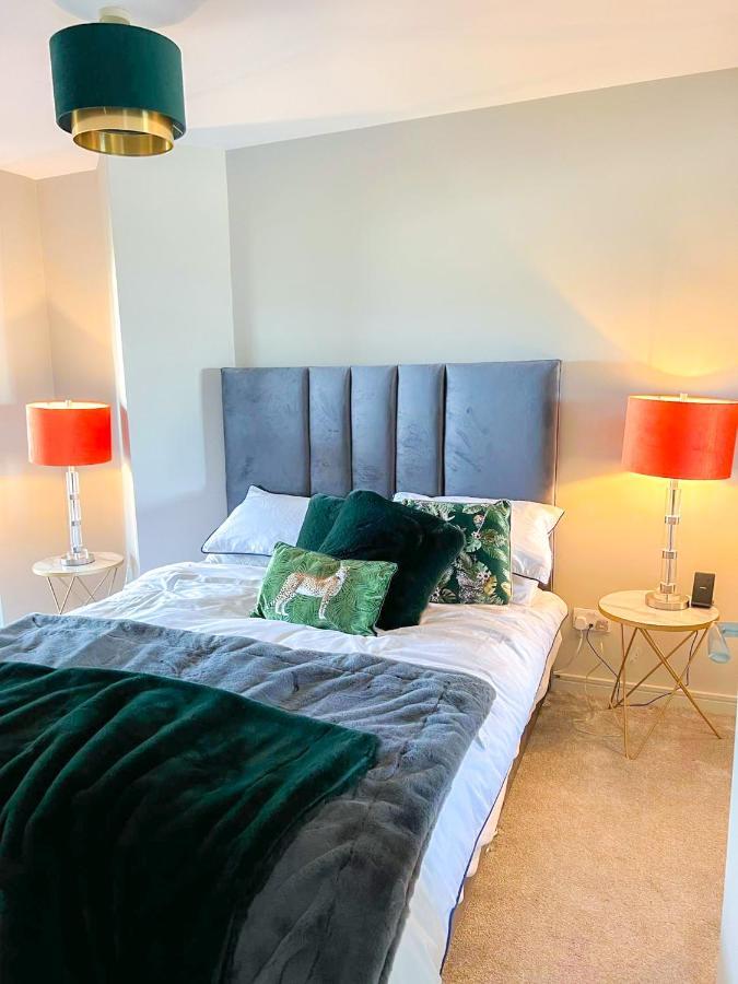 Modern Luxurious Apartment W/ Patio Balcony & View Jordanstown Zewnętrze zdjęcie
